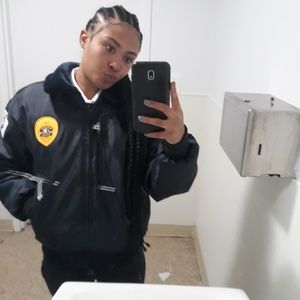 Meet your Posher, Bernice